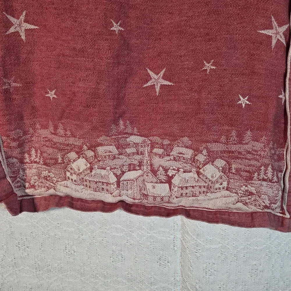 Williams Sonoma Christmas Napkins Set of 8 Red Linen‎ Blend Winter Village Star